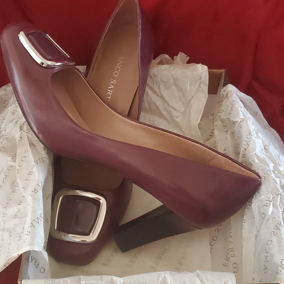 Franco Sarto, Burgundy pump - Picture 2 of 4